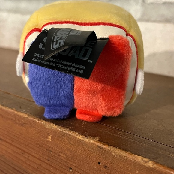 Suicide Squad 2.5" Kawaii Cube Plush: Harley Quinn - Picture 6 of 6